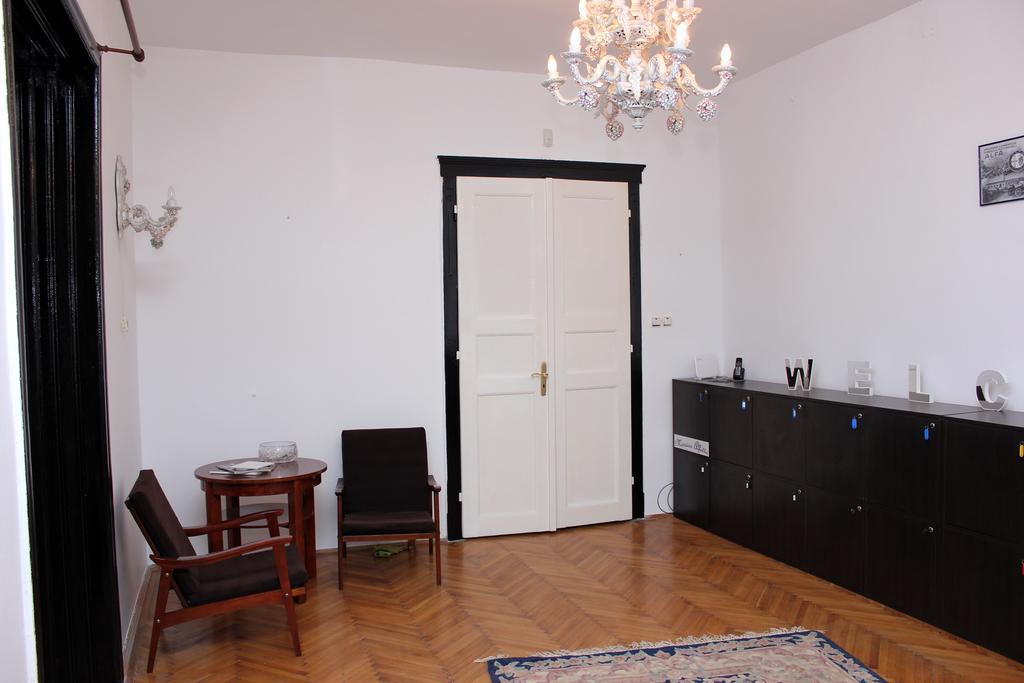 Mosaico Alfetta Hostel Timisoara Ngoại thất bức ảnh