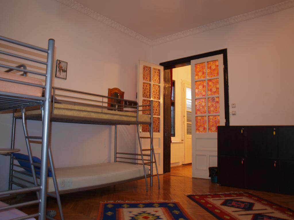 Mosaico Alfetta Hostel Timisoara Ngoại thất bức ảnh