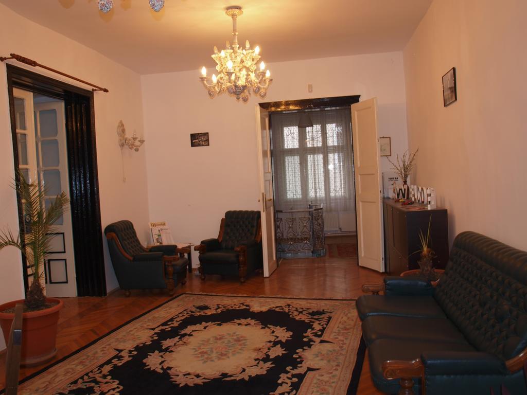 Mosaico Alfetta Hostel Timisoara Ngoại thất bức ảnh