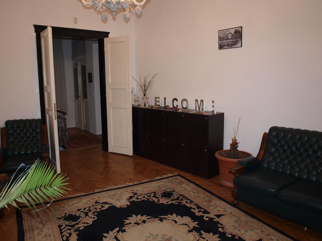 Mosaico Alfetta Hostel Timisoara Ngoại thất bức ảnh