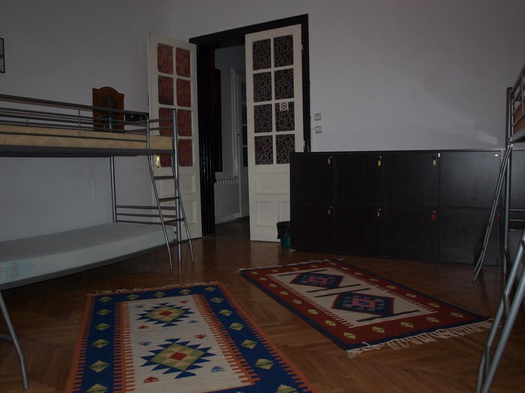 Mosaico Alfetta Hostel Timisoara Ngoại thất bức ảnh