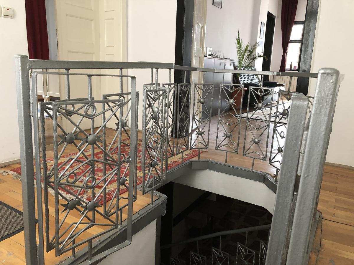Mosaico Alfetta Hostel Timisoara Ngoại thất bức ảnh